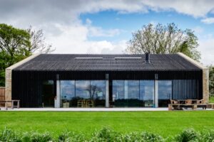 Barn to be wild: a Wiltshire farm building reimagined as a joyful, contemporary home 4