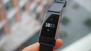 Best with App: Fitbit Charge 3 1