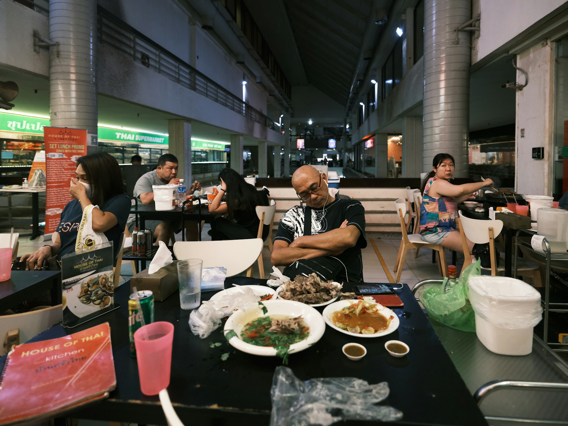 How Bad Is It to Eat Late at Night? Or Is It Not So Bad?