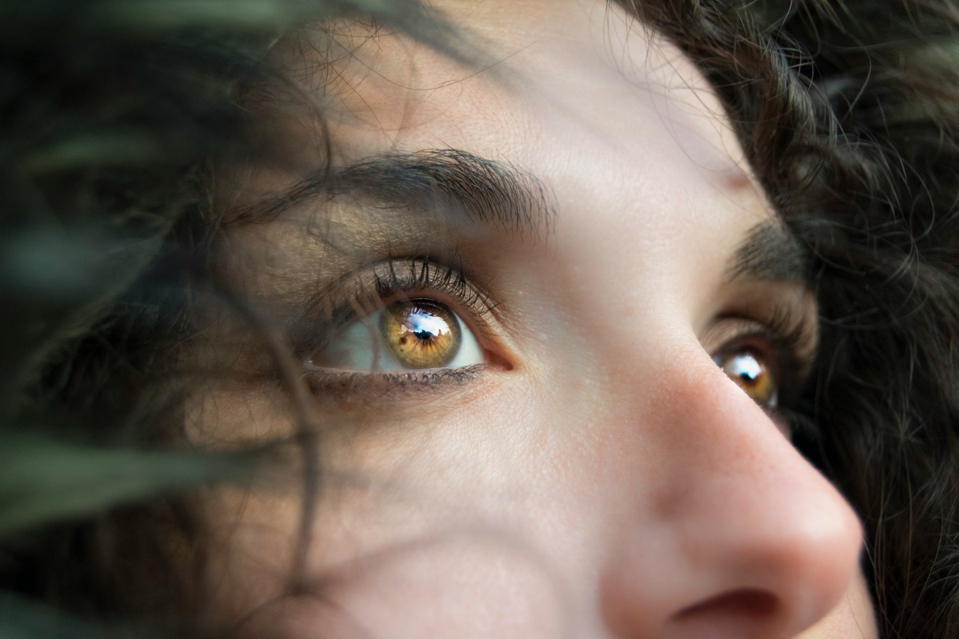 Daily routines for better vision help you to keep your eyes safe and healthy naturally.