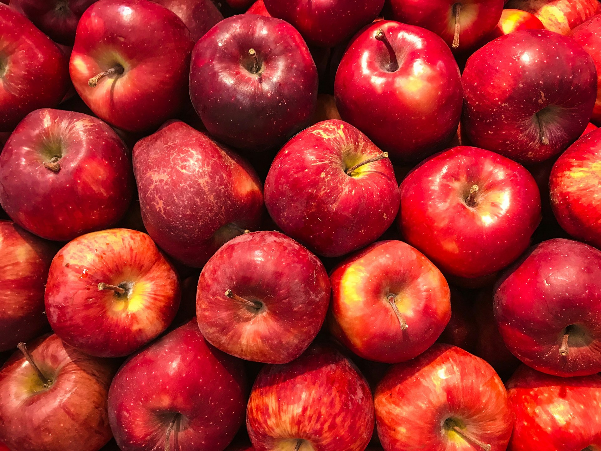 Is it really true that an Apple a Day keeps the doctor away?