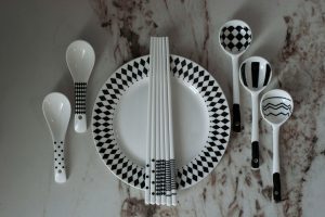 How Much Money Do You Save When You Choose Reusable or Disposable Kitchen Items?