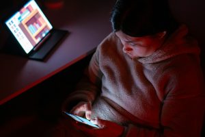 Practices for Digital Detoxification: How Reducing Screen Time Can Improve Mental Well-Being